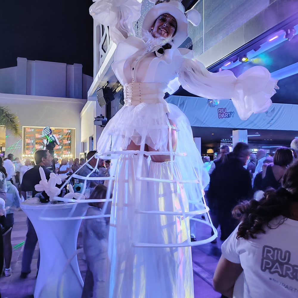 ANIMACIONES Y ENTRETENIMIENTO 12